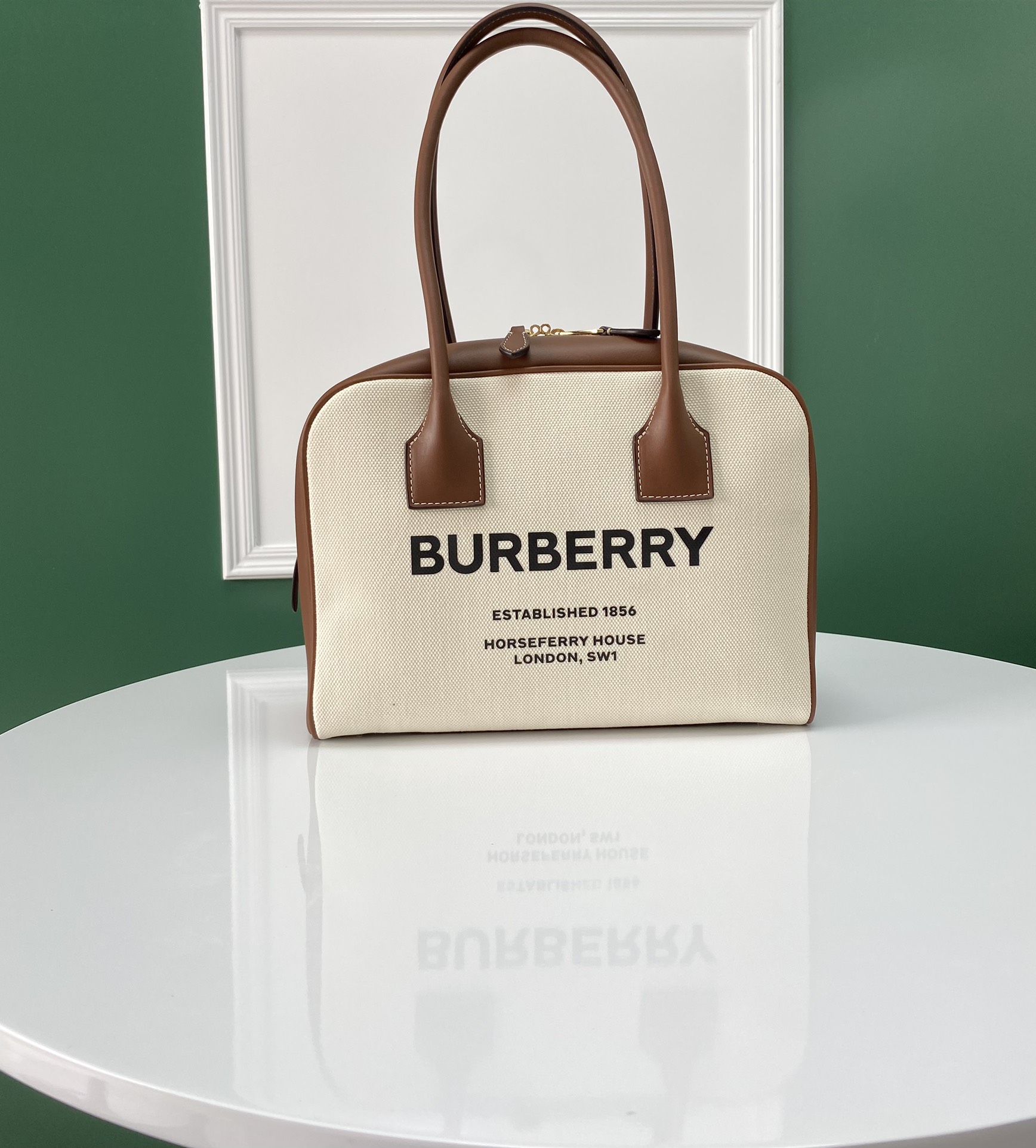 Burberry_Tote-30_x_11_x_